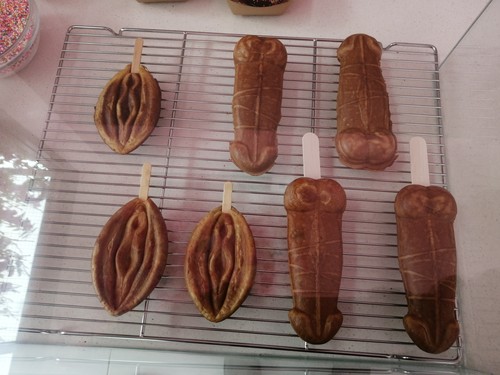 Penampakan penis waffle dan vagina cupcakes di Mr&Mrs Dick Bali