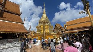Potret Si Emas, Kuil Utama Rujukan Turis di Ujung Utara Thailand