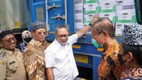 Menteri Perdagangan Zulkifli Hasan (Zulhas) melepas ekspor ikan sarden produk dalam negeri ke Australia senilai US$ 902.000 atau Rp 14,1 miliar (kurs Rp 15.700). Produk ikan sarden itu diproduksi oleh CV Pasific Harvest, perusahaan yang memfokuskan pada olahan makanan laut.