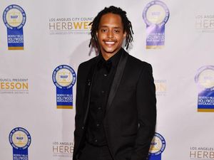 Profil Jacob Romero Gibson, Pemeran Usopp di One Piece Live Action Netflix