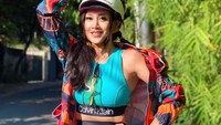 Selain rutin nge-gym, Diah Permatasari diketahui memiliki beberapa olahraga yang digelutinya. Mulai dari golf, bersepeda, hingga basket. (Foto: Instagram @dps_diahpermatasari)