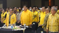 Di Rakornas tersebut, Airlangga mengatakan bahwa kadernya tidak boleh diadu domba, apalagi terkait masalah internal.