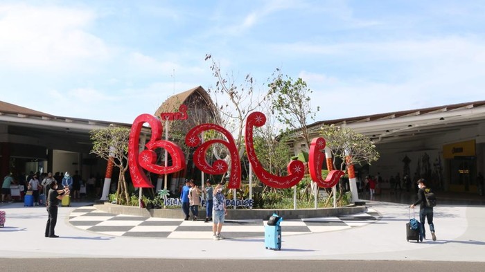 Bandara I Gusti Ngurah Rai Bali menjadi bandara kelolaan Angkasa Pura I dengan jumlah pergerakan penumpang terbanyak sepanjang periode Januari-Oktober 2022.
