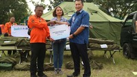 “Bantuan yang disampaikan oleh Bakti BCA diharapkan dapat meringankan beban saudara-saudari kita yang tertimpa bencana ungkap Presiden Direktur BCA Jahja Setiaatmadja.