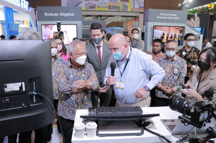 Menteri PUPR Ajak Pelaku Konstruksi Pakai Produk Dalam Negeri
