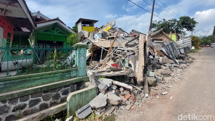 Dampak gempa Cianjur. Dampak gempa Cianjur.