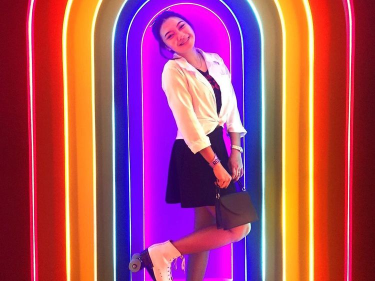 Erika Putri Suka Minta Disuapin, Bikin Baper Banyak Orang