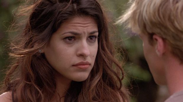Penampilan Eva Mendes di film.