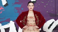 Sementara itu Chelsea Islan juga tampil dengan kebaya modern dari Ghea Fashion Studio. Pool/Palevi S/detikFoto.