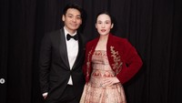 Chelsea Islan dan Rob Kardinal juga tampil dengan gaya yang hampir serupa dengan pasangan tersebut. Dok. Instagram