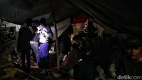 Suasana di pengungsian.