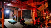 BNPN menghimbau agar warga yang terdampak gempa dapat pindah ke tenda terpusat.