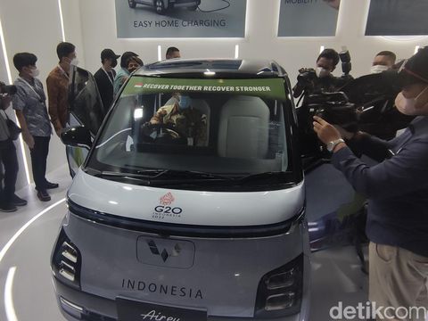 Hari pertama GAIKINDO Indonesia International Auto Show (GIIAS) di Semarang, Rabu (23/11/2022).