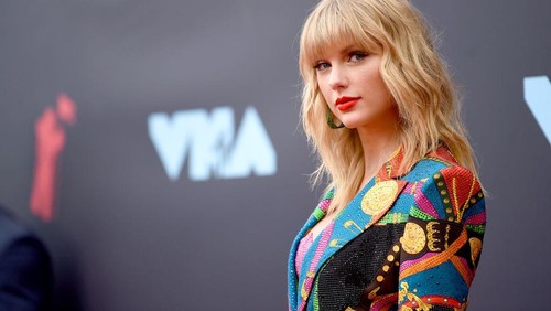 Contoh Inspirasi highlight rambut.