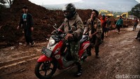 Jalur yang sempat tertutup material longsor itu sudah bisa dilalui kendaraan, Rabu (23/11/2022).
