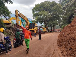Akses ke Cianjur Via Puncak Sudah Bisa Dilalui Kendaraan