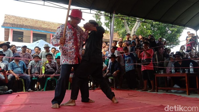 Kesenian sampyong di Indramayu
