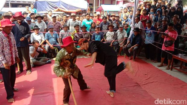 Kesenian sampyong di Indramayu