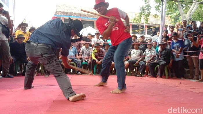 Kesenian sampyong di Indramayu Kesenian sampyong di Indramayu