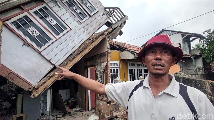 Kisah Dramatis di balik Rumah Miring Terdampak Gempa Cianjur