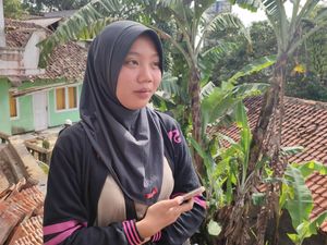 Kisah Pilu Dinda Cari Suami-Mertua Tertimbun Longsor Imbas Gempa Cianjur