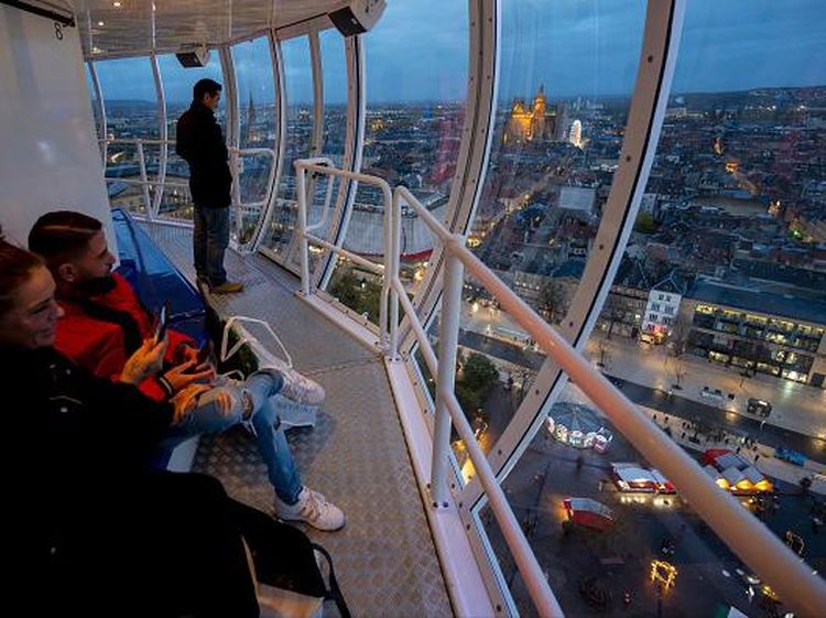 Memandang Indahnya Kota Metz dari Menara Bergerak Tertinggi Dunia