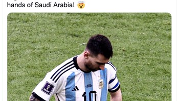 Argentina 36 kali tanpa kalah sebelum dibekuk Arab Saudi. Salah satu kejutan terbesar dalam sejarah Piala Dunia, tulis akun ini. Foto: Twitter