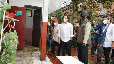 Mendikbudristek Nadiem Kunjungi Sekolah Terdampak Gempa Cianjur