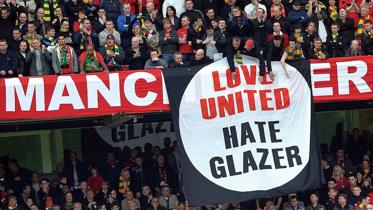 Mengenal Keluarga Glazer yang Jual Manchester United Penjualan Manchester United masih alot. (Foto: AFP via Getty Images/PAUL ELLIS)