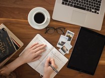 10 Tips Menulis Essay untuk Beasiswa yang Rapi, Terstruktur, dan Standout!