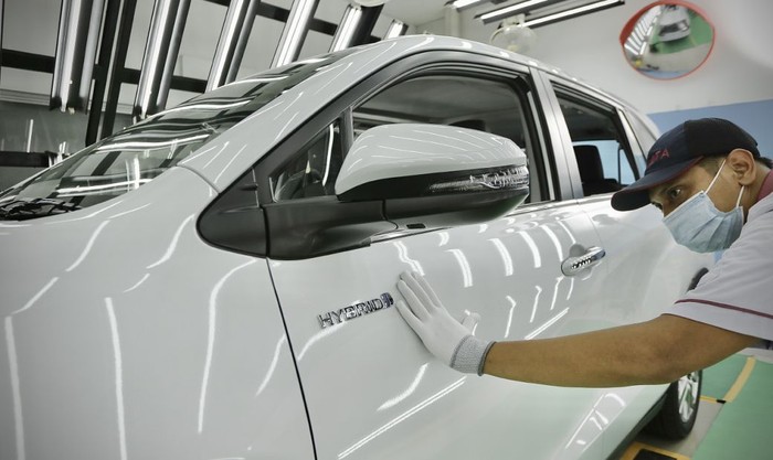 Mobil hybrid Toyota