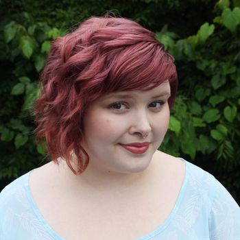 Contoh rekomendasi model rambut pendek untuk wanita gemuk.