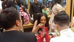 Momen Seru Lyodra Ginting Saat Makan Mie dan Santap di Restoran