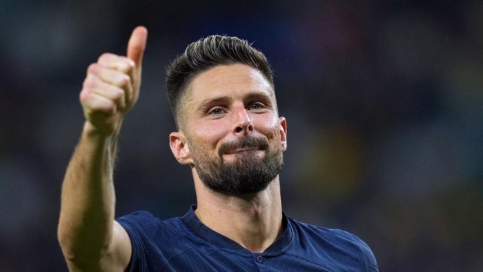 AL WAKRAH, QATAR - NOVEMBER 22: Olivier Giroud of France scores to make it 4-1 during the FIFA World Cup Qatar 2022 Group D match between France and Australia at Al Janoub Stadium on November 22, 2022 in Al Wakrah, Qatar. (Photo by Ian MacNicol/Getty Images)