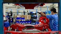 Pabrik ini memiliki kapasitas 10.000 unit per tahun untuk melayani pasar domestik. Sehari bisa memproduksi sekitar 40 unit. Foto: Ridwan Arifin