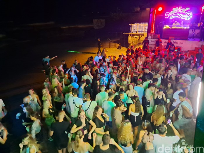 Party di Sand Bar Canggu Bali Beginilah potret suasana Party di Sand Bar Canggu Bali