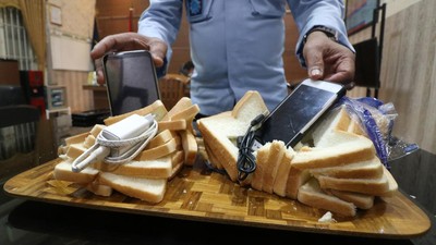 Waduh, Ada Penyelundupan HP dalam Roti untuk Napi di Lapas Kediri