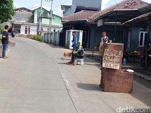 Serba-serbi Penyintas Gempa Cianjur Bertahan Hidup