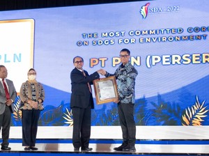PLN Borong 19 Penghargaan di Ajang Indonesian SDGs Award 2022