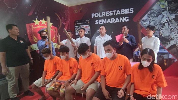 Polrestabes Semarang jumpa pers kasus penganiayaan tewaskan seorang pria di Pedurungan, Rabu (23/11/2022).