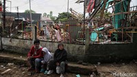 Warga diminta menghindari bangunan di sekitar TK karena lokasinya di pinggir tebing dan banyak gempa susulan.