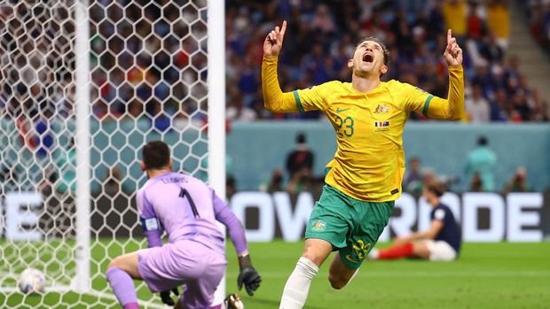 Soccer Football - FIFA World Cup Qatar 2022 - Group D - France v Australia - Al Janoub Stadium, Al Wakrah, Qatar - November 22, 2022  Australia's Craig Goodwin celebrates scoring their first goal REUTERS/Kai Pfaffenbach     TPX IMAGES OF THE DAY
