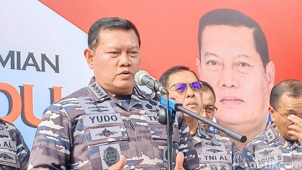 KSAL Laksamana Yudo Margono menjadi kandidat kuat calon Panglima TNI untuk menggantikan Jenderal Andika Perkasa. Simak profilnya.
