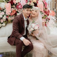 Isu keretakan rumah tangga Ricis dan Ryan sendiri mulai tercium publik usai Ricis tak menghadiri wisuda S2 Teuku Ryan. Setelahnya keduanya pun sudah sangat jarang terlihat bersama. Foto: Instagram/@studiokencana