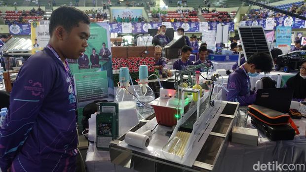 Robot karya siswa Madrasah yang ikut dalam kompetisi, Madrasah Robotik Competition (MRC) 2022 di GOR UNY, Rabu (23/11/2022).