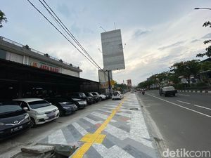 Alasan Showroom Parkir Mobil di Trotoar Margonda hingga Ditegur Satpol PP