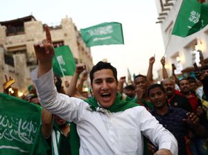 Suka Cita Suporter Arab Saudi Usai Taklukkan Argentina