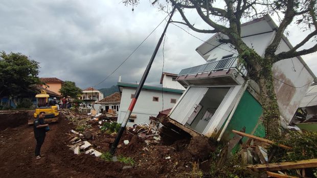 Situasi Desa Sarampad, Kecamatan Cugenang, Usai Diguncang Gempa