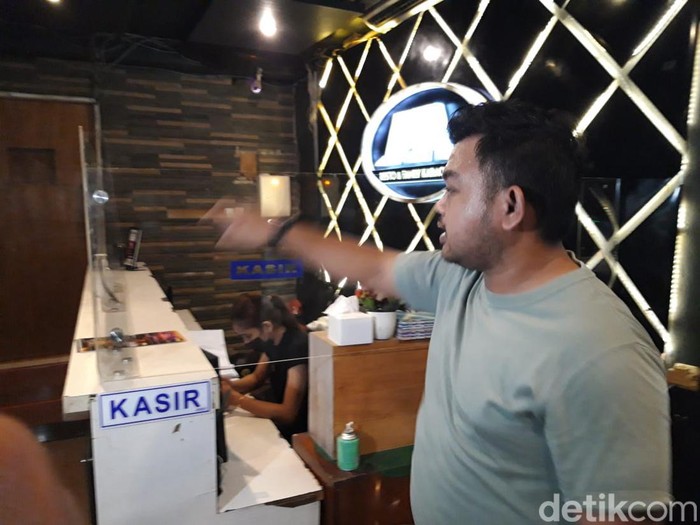 Supervisor PA Resto & Family Karaoke Boyolali, Asharri, saat ditemui di lokasi kejadian, Rabu (23/11/2022).