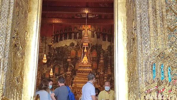 Emerald Buddha di wihara The Grand Palace Bangkok.